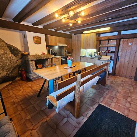 Petit Chalet Rustique Et Bucolique Bovernier Exteriör bild