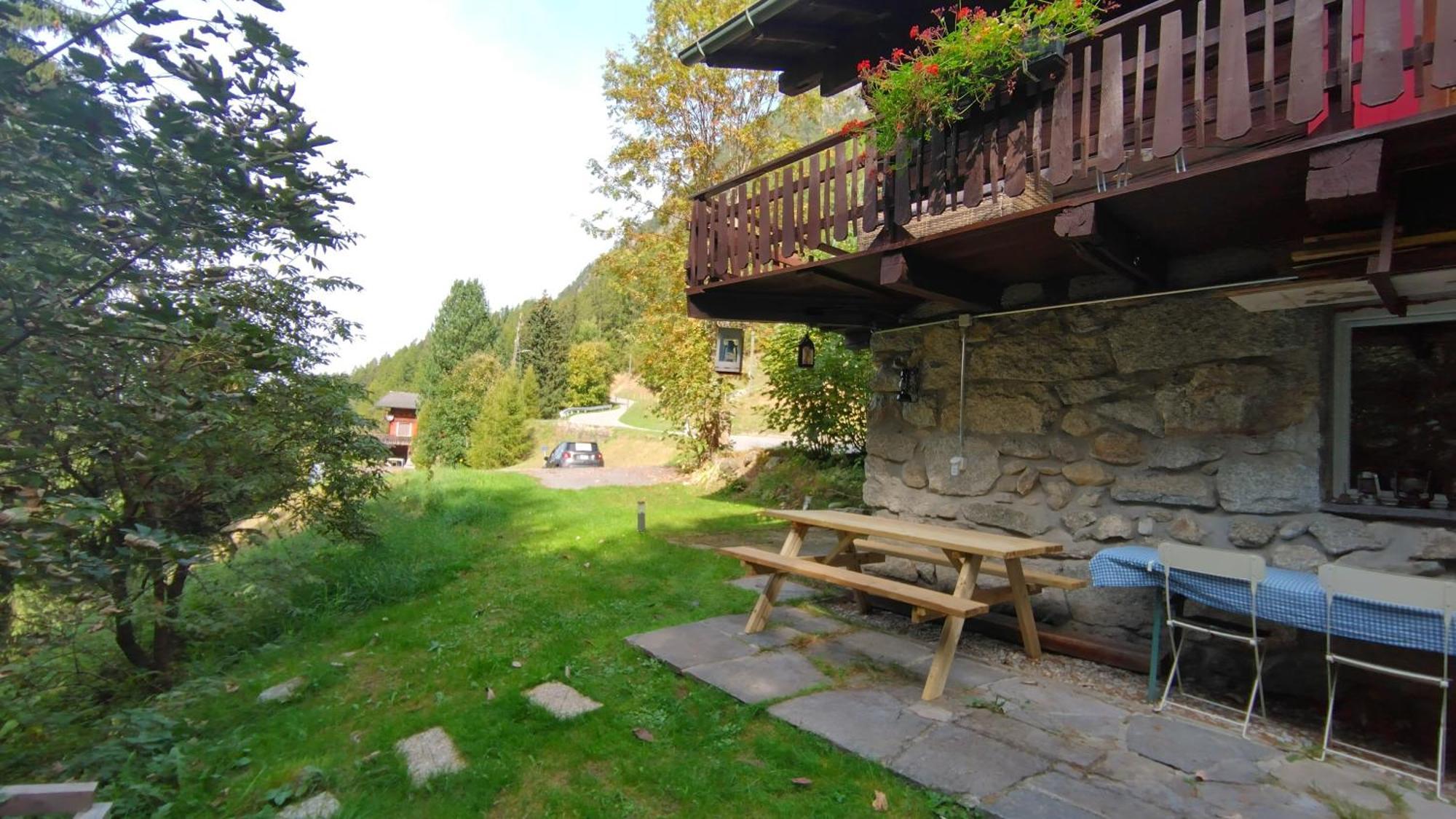 Petit Chalet Rustique Et Bucolique Bovernier Exteriör bild