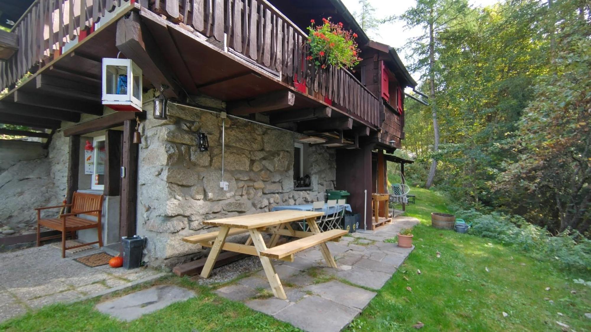 Petit Chalet Rustique Et Bucolique Bovernier Exteriör bild