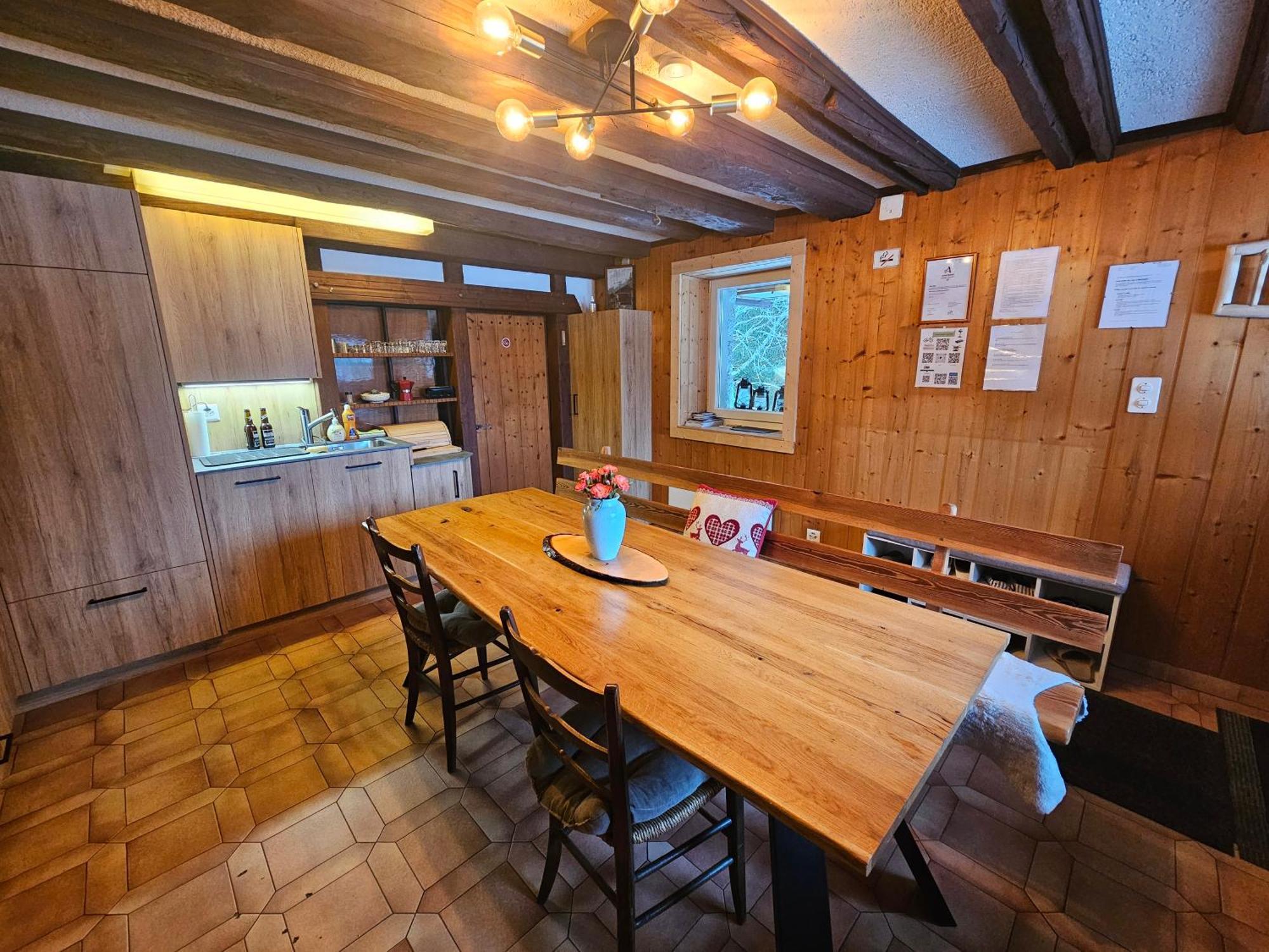 Petit Chalet Rustique Et Bucolique Bovernier Exteriör bild