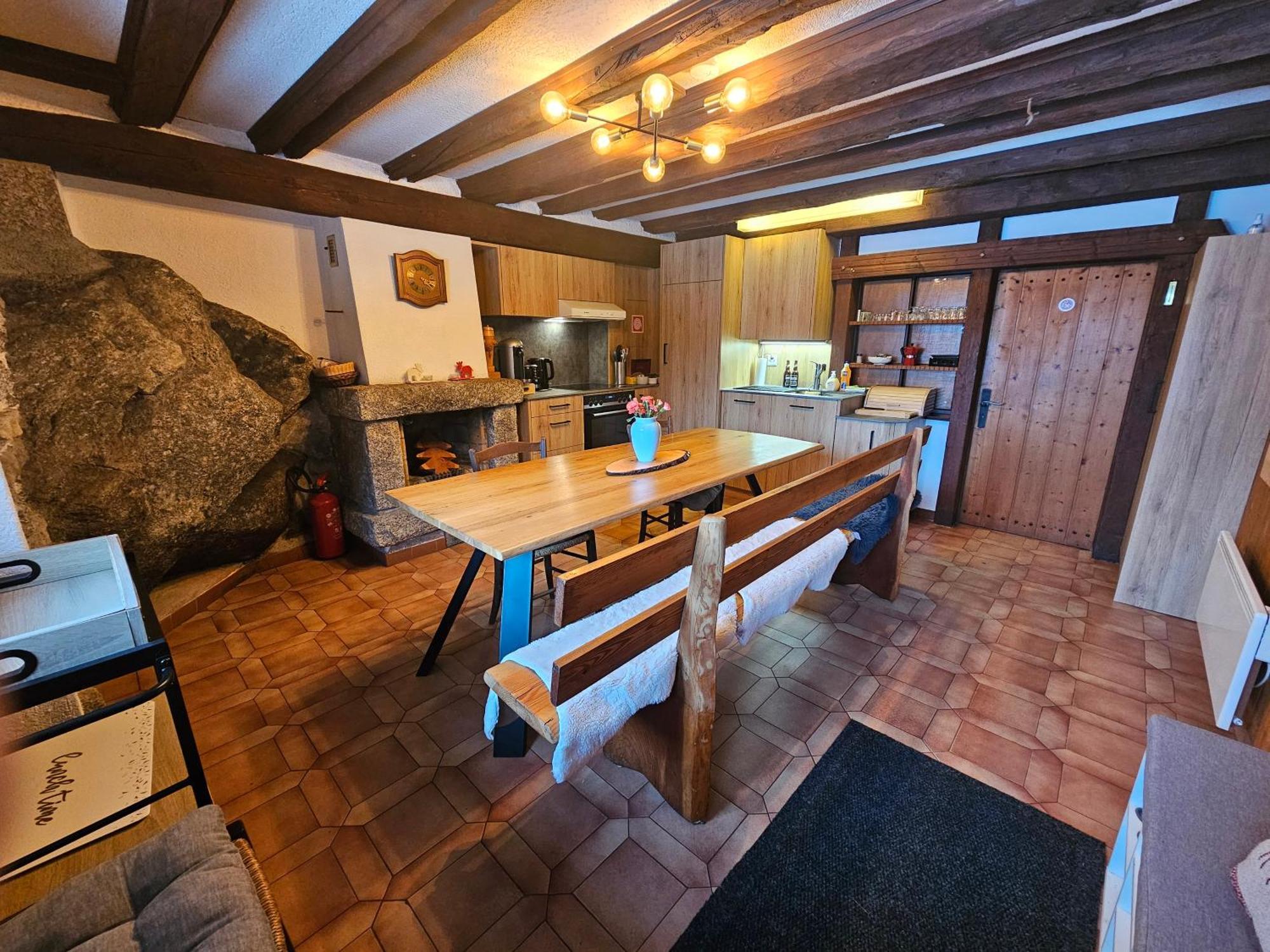 Petit Chalet Rustique Et Bucolique Bovernier Exteriör bild